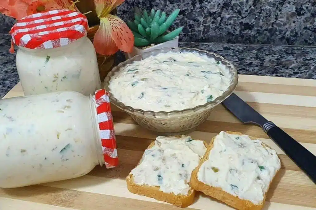 Patê de queijo e azeitona super saboroso para acompanhar seus lanches e petiscos
