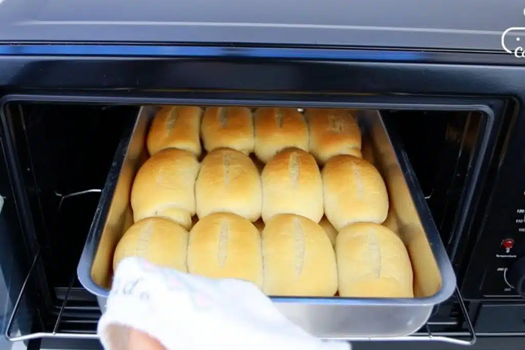 Veja como fazer pão francês caseiro para o café da manhã dessa semana