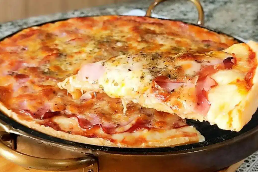 Veja como fazer uma massa para pizza fácil e perfeito com apenas 2 ingredientes