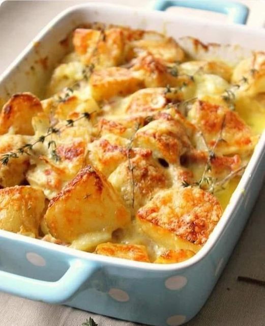 Batata Gratinada com Creme de Leite e Requeijão